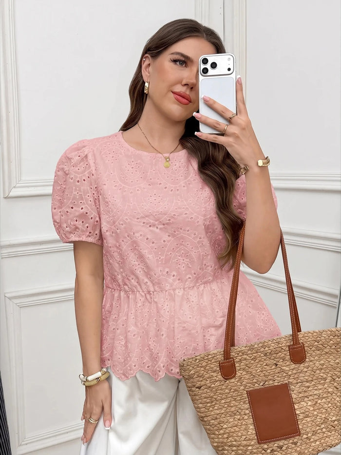 Blusa de lese romântica com bordado