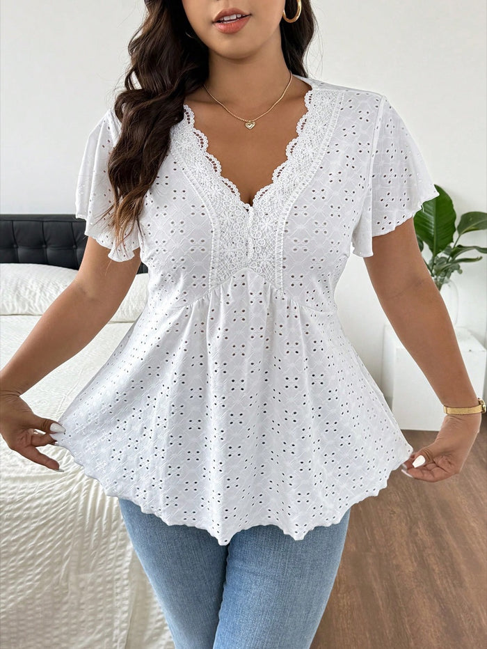 Blusa em lese com decote em V texturizado
